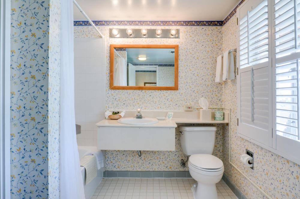 Double Room with Two Double Beds interior